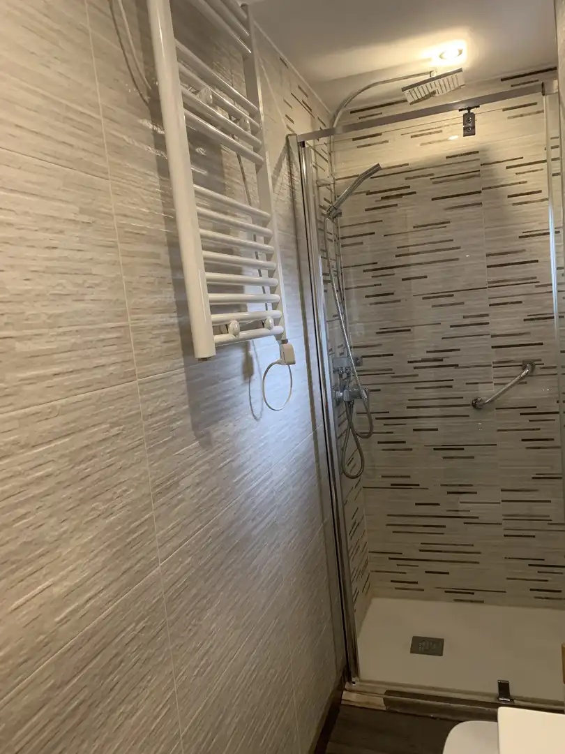 Piso de alquiler en Calle la Pipa, 1, Juzgados - Plaza de Toros Baño de Piso de alquiler en Benidorm con Aire acondicionado, Calefacción y Jardín privado