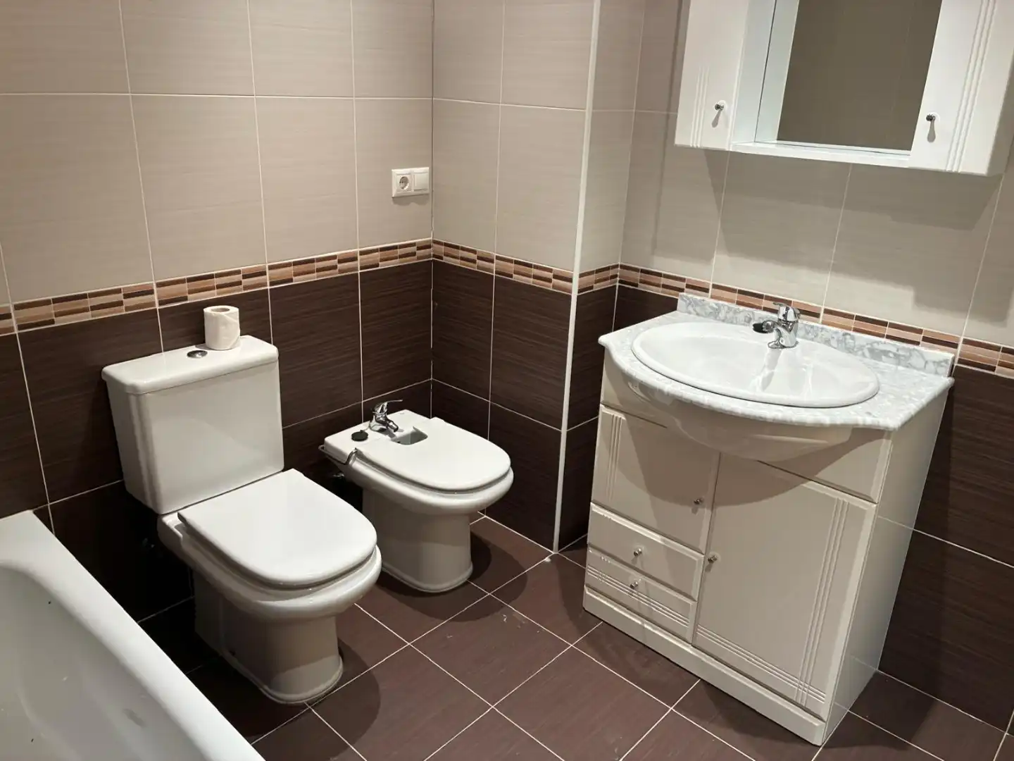 Flat for rent in Rúa Gaiteiros os Garceiras, 4, Melide Bathroom of Flat for rent in Melide with Heating, Parquet flooring and Storage room