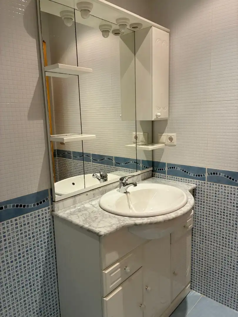 Flat for rent in Rúa Gaiteiros os Garceiras, 4, Melide Bathroom of Flat for rent in Melide with Heating, Parquet flooring and Storage room