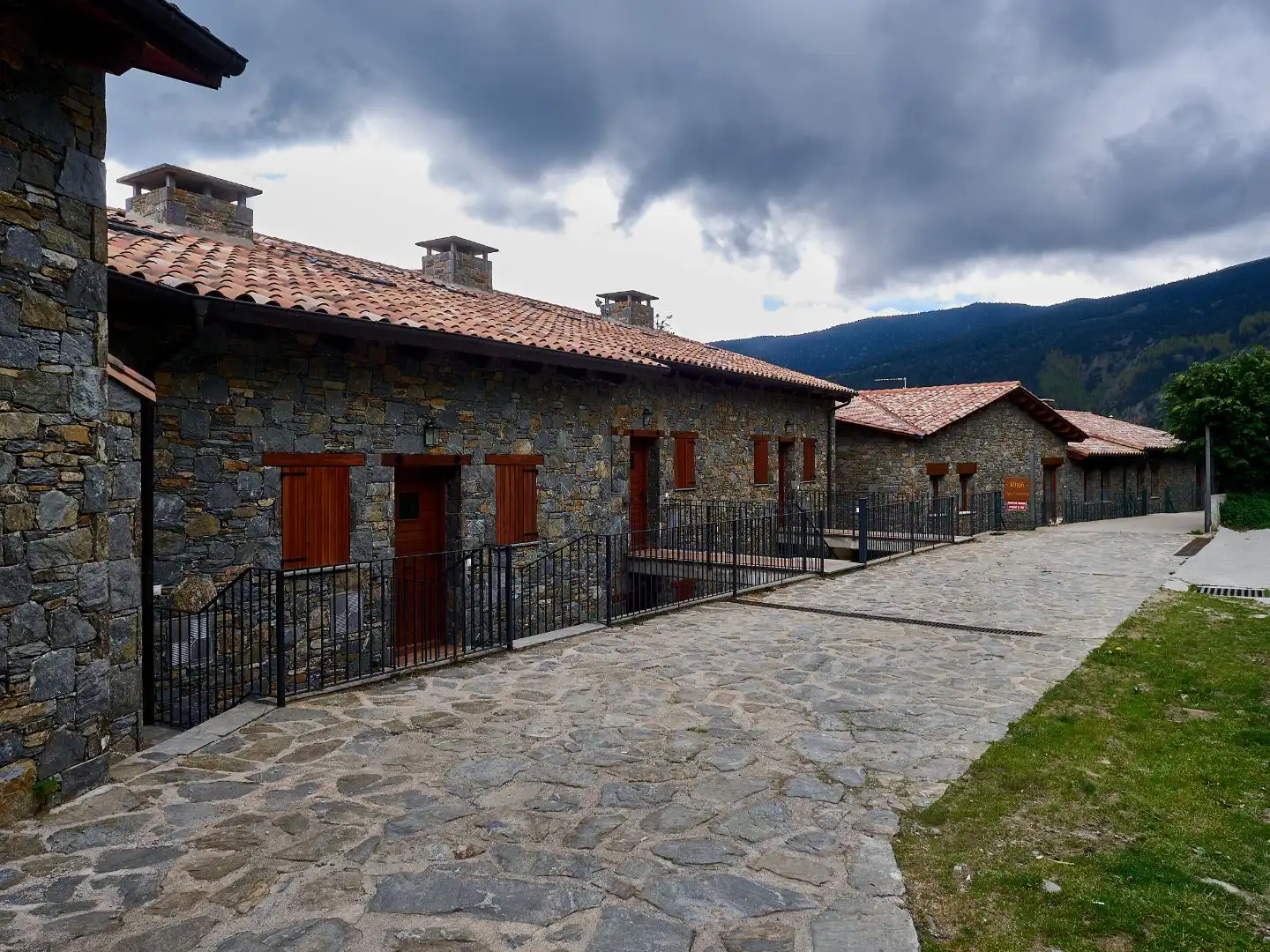 Vista exterior de Apartamento de alquiler en Vilallonga de Ter con Calefacción, Parquet y Trastero