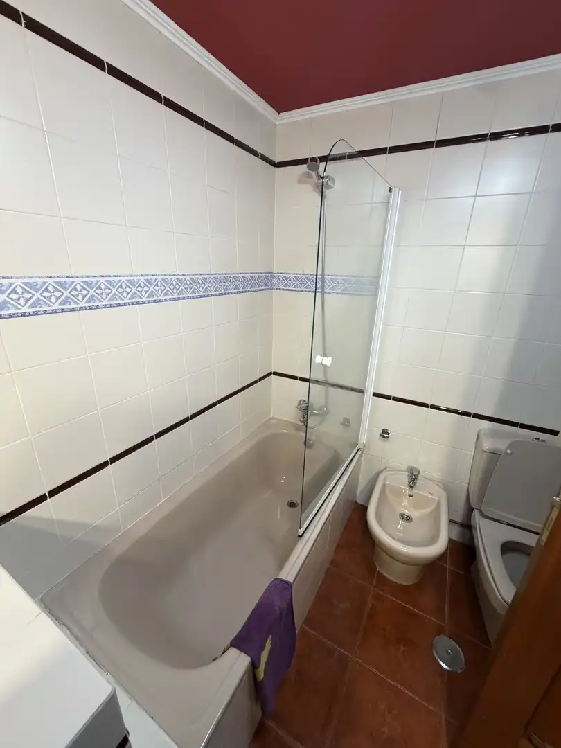 Piso en venta en Avenida Pasaxe, 32, Eirís Baño de Piso en venta en A Coruña Capital con Parquet, Terraza y Amueblado