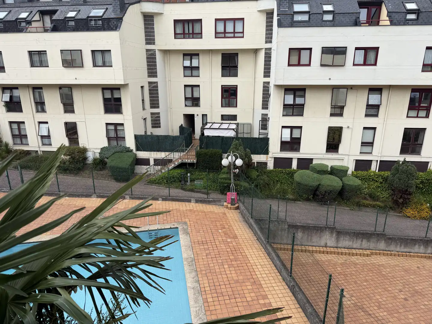 Piso en venta en Avenida Pasaxe, 32, Eirís Vista exterior de Piso en venta en A Coruña Capital con Parquet, Terraza y Amueblado
