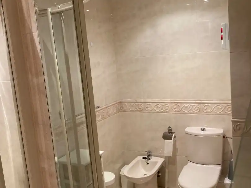 Flat for rent in LU-P-1510, 3, Cervo Bathroom of Flat for rent in Cervo with Heating and Furnished