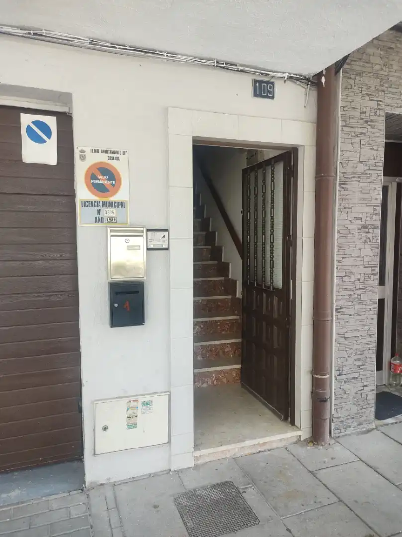 Maisonette zum Verkauf in Coslada mit Klimaanlage, Heizung und Terrasse
