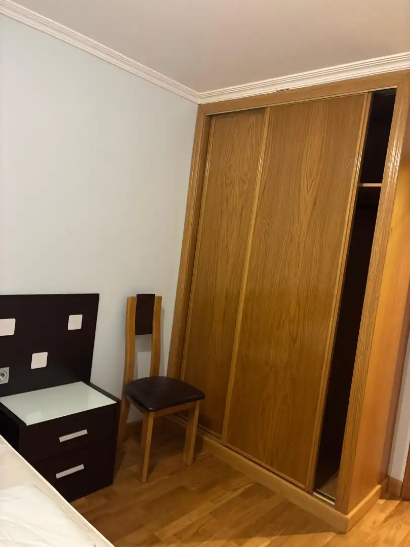 Schlafzimmer von Wohnung zur Miete in Melide mit Heizung, Parkett und Abstellraum