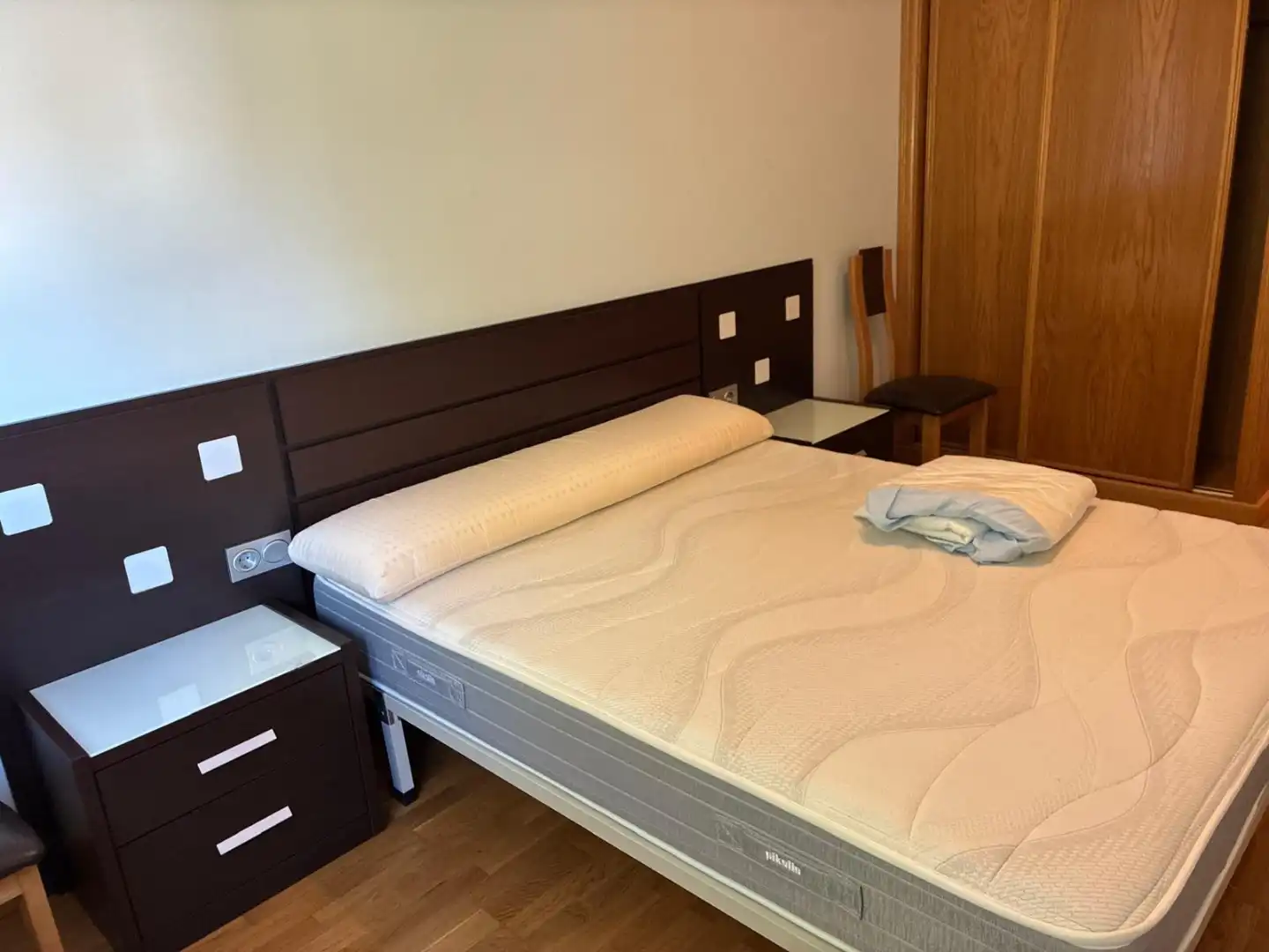 Schlafzimmer von Wohnung zur Miete in Melide mit Heizung, Parkett und Abstellraum