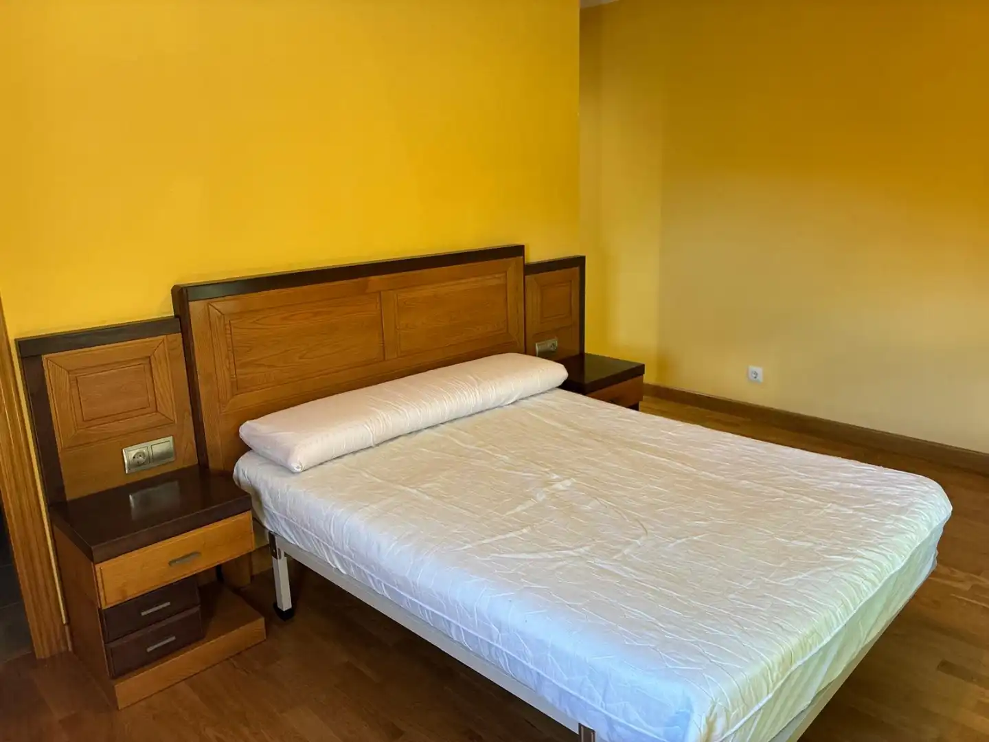 Schlafzimmer von Wohnung zur Miete in Melide mit Heizung, Parkett und Abstellraum