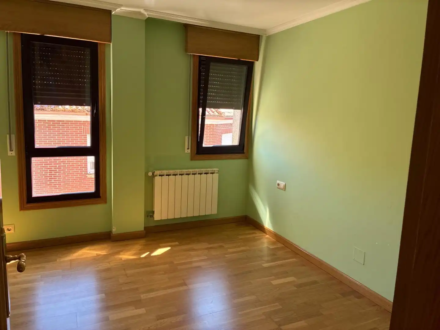 Schlafzimmer von Wohnung zur Miete in Melide mit Heizung, Parkett und Abstellraum