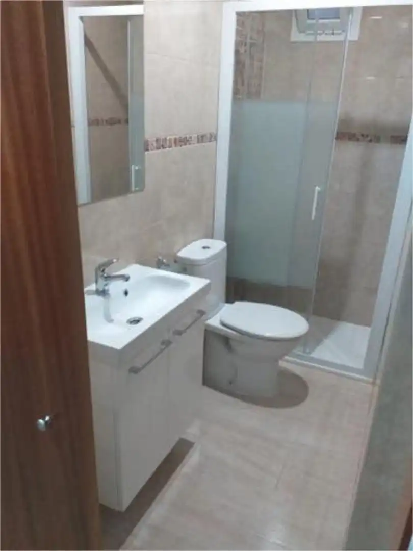Baño de Piso de alquiler en Cádiz con Amueblado