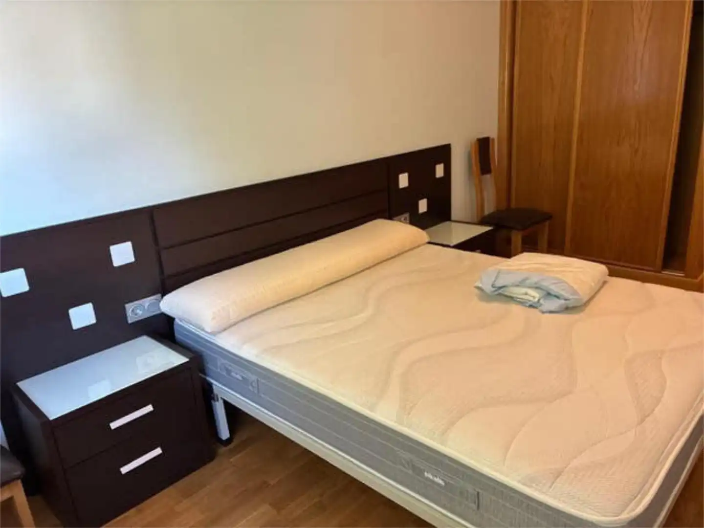 Schlafzimmer von Wohnung zur Miete in Melide mit Heizung, Terrasse und Abstellraum