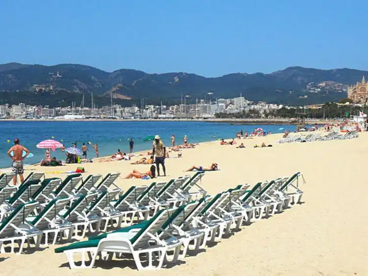 Vista exterior de Pis per a compartir en  Palma de Mallorca amb Moblat i Balcó
