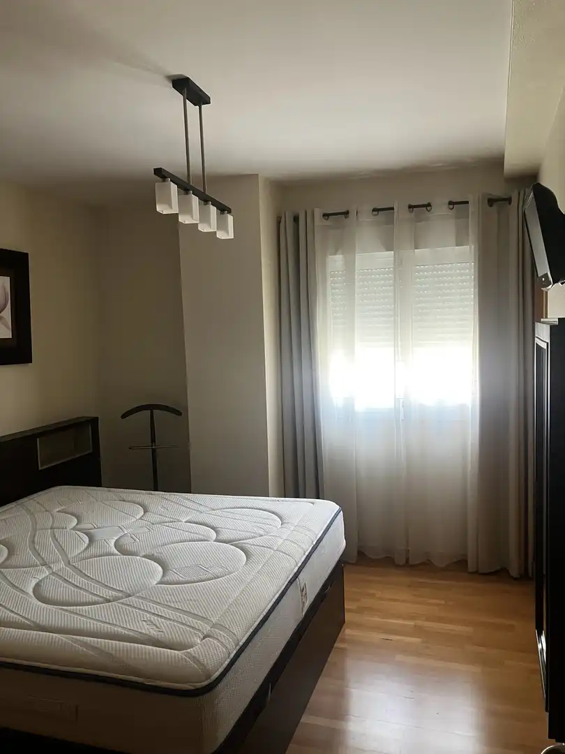 Dormitori de Pis en venda en Almería amb Aire condicionat, Calefacció i Jardí privat