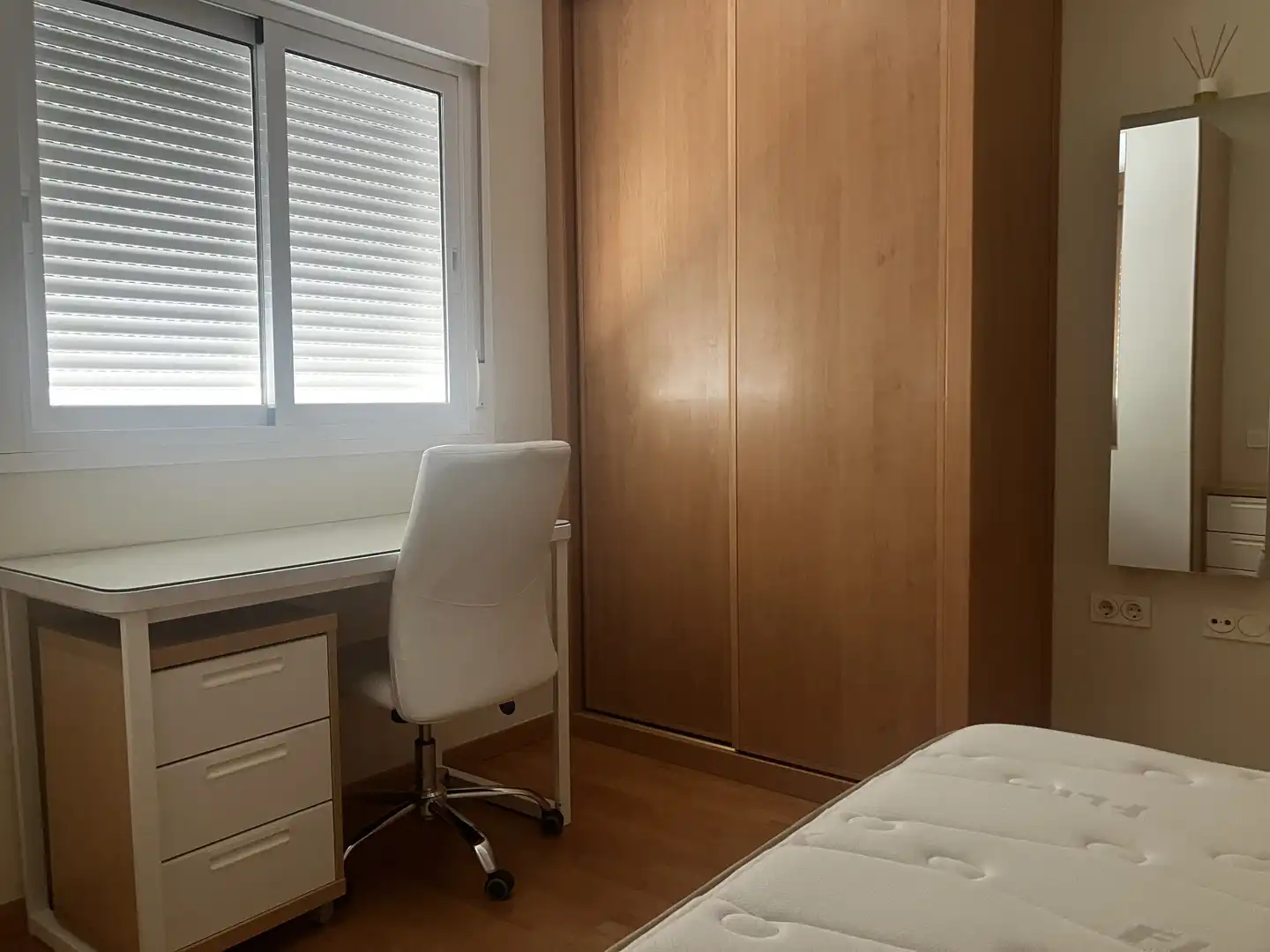 Dormitori de Pis en venda en Almería amb Aire condicionat, Calefacció i Jardí privat