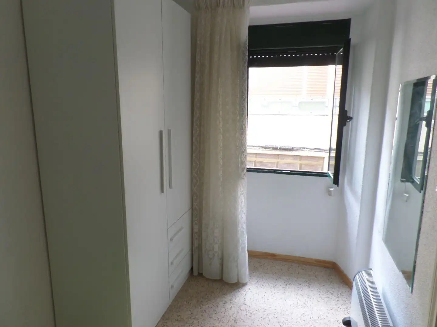 Flat for sale in Calle Duque de Medinaceli, 27, Centro - Casco Histórico Bedroom of Flat for sale in San Lorenzo de El Escorial with Furnished and Balcony