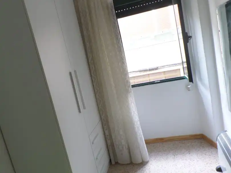Flat for sale in Calle Duque de Medinaceli, 27, Centro - Casco Histórico Bedroom of Flat for sale in San Lorenzo de El Escorial with Furnished and Balcony