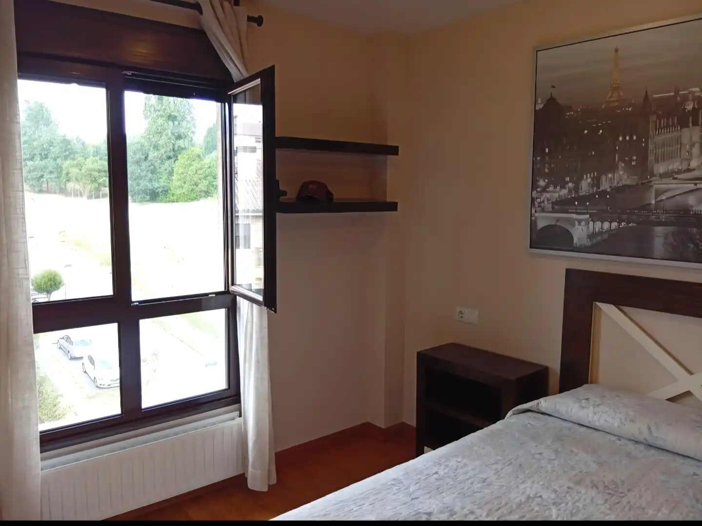 Piso en venta en Calle Los Magnolios, 26, Llanera Habitación de Piso en venta en Llanera con Terraza y Balcón