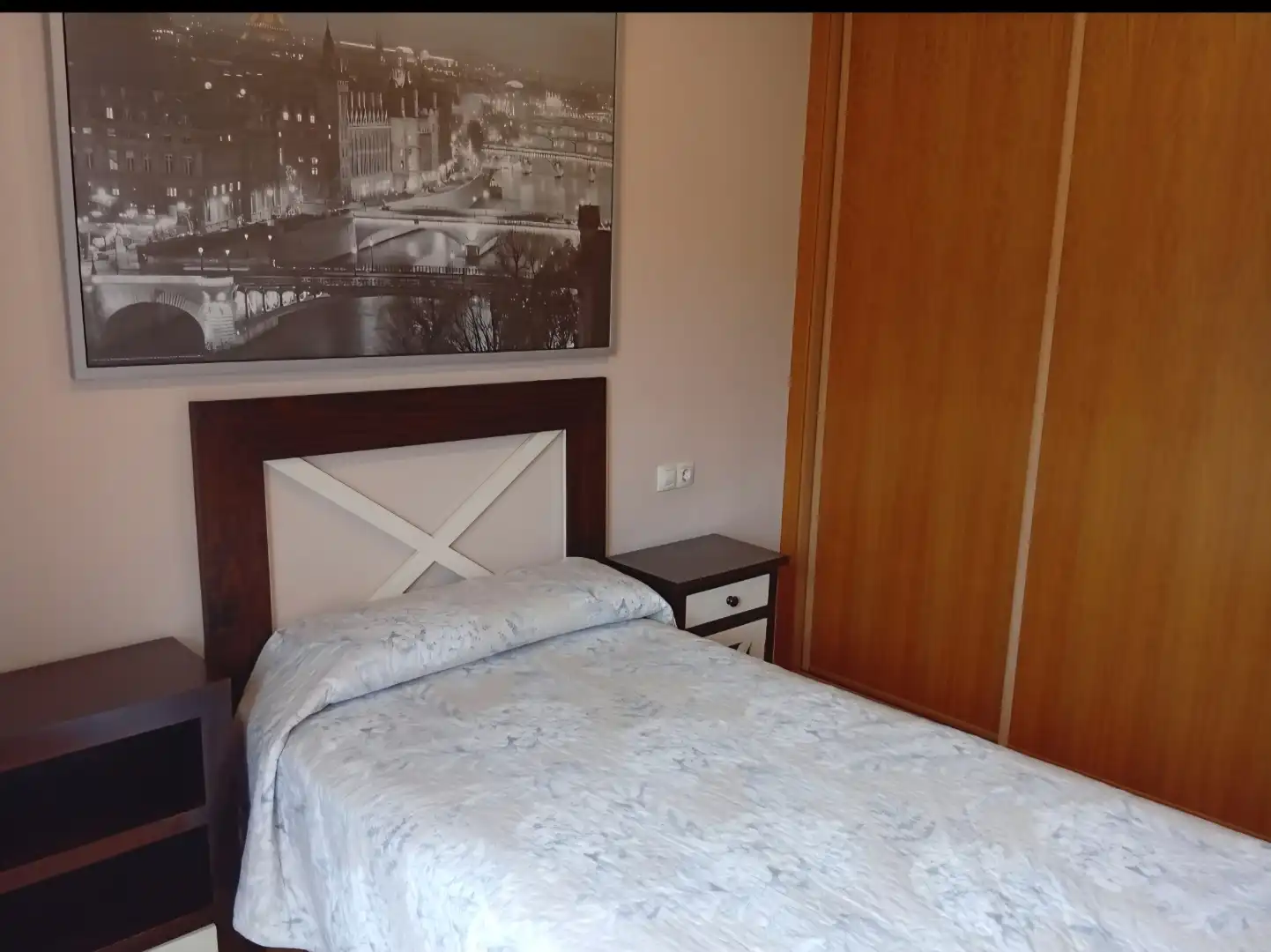 Piso en venta en Calle Los Magnolios, 26, Llanera Habitación de Piso en venta en Llanera con Terraza y Balcón