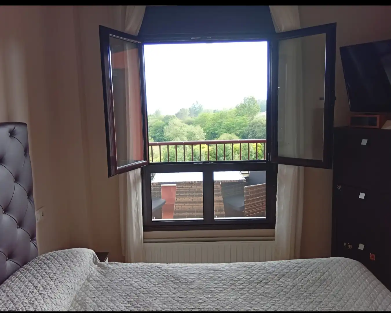 Piso en venta en Calle Los Magnolios, 26, Llanera Habitación de Piso en venta en Llanera con Terraza y Balcón
