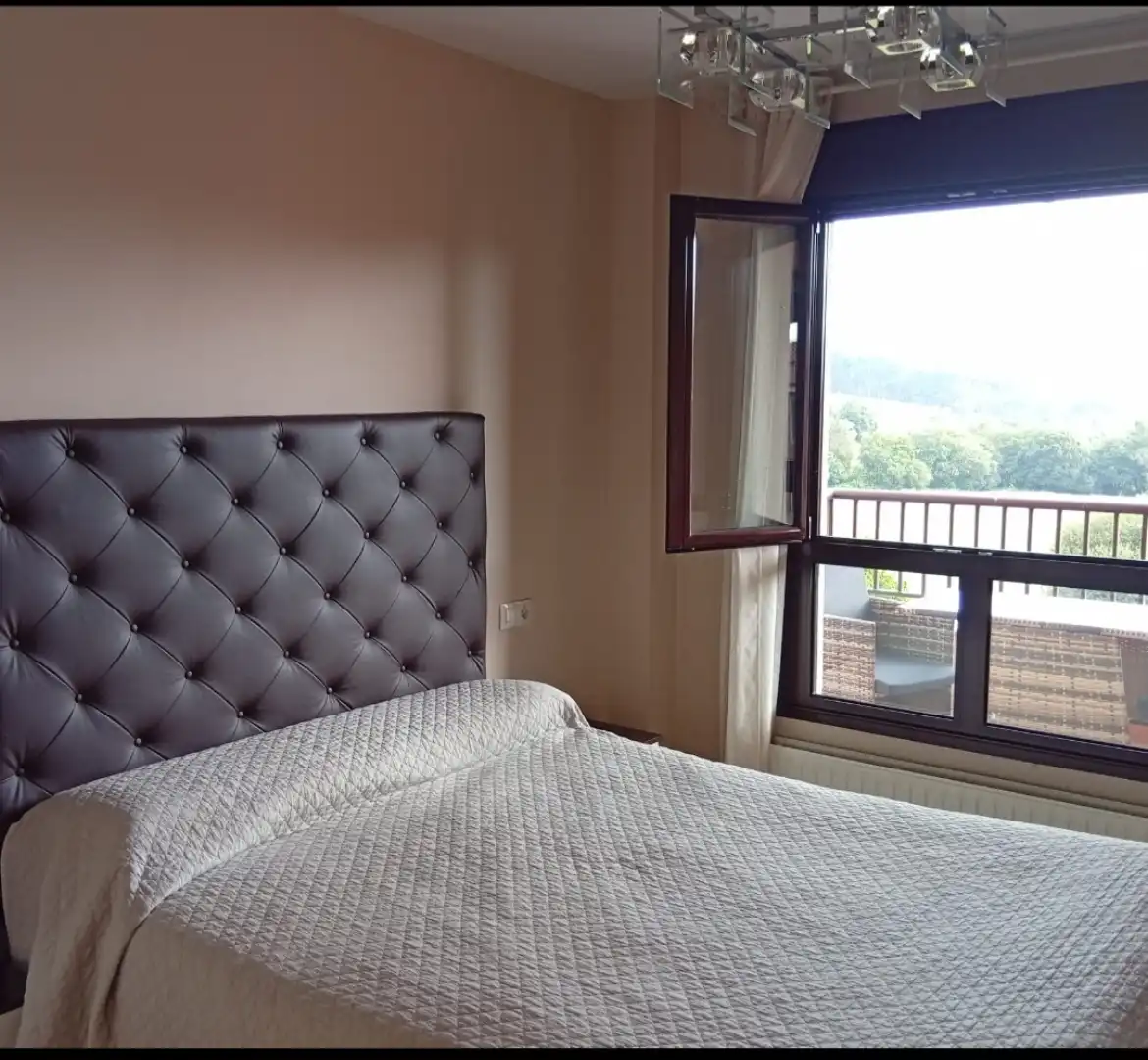 Piso en venta en Calle Los Magnolios, 26, Llanera Habitación de Piso en venta en Llanera con Terraza y Balcón