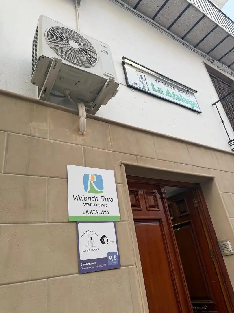 Vista exterior de Casa adosada en venta en Quesada con Aire acondicionado y Balcón