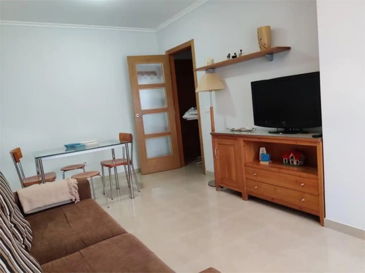 Apartamento de alquiler en A Illa de Arousa Sala de estar de Apartamento de alquiler en A Illa de Arousa con Piscina y Amueblado