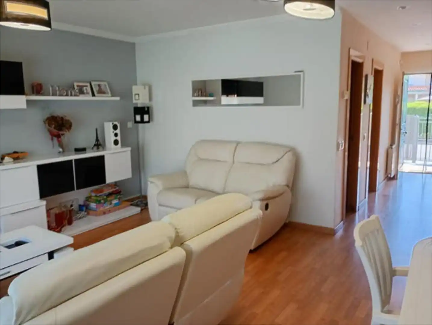 Wohnzimmer von Einfamilien-Reihenhaus zum Verkauf in Morales del Vino mit Heizung, Privatgarten und Abstellraum