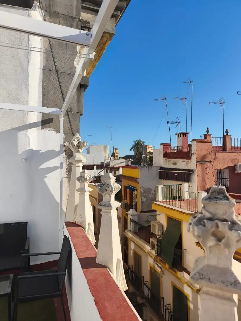 Vista exterior de Àtic de lloguer en Sevilla amb Aire condicionat, Calefacció i Jardí privat