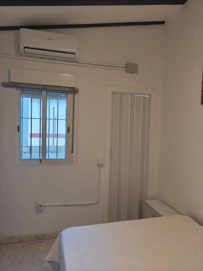 Dormitori de Àtic de lloguer en Sevilla amb Aire condicionat, Calefacció i Jardí privat