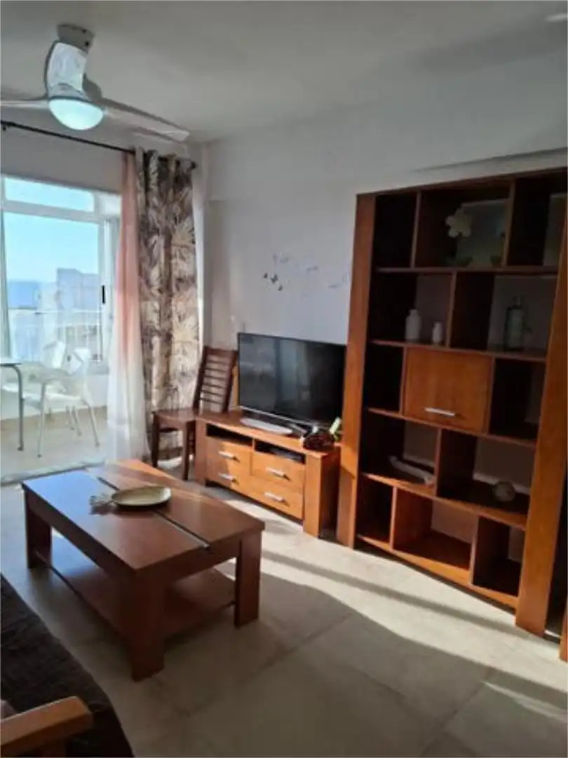 Piso de alquiler en Platja de Vila Joiosa Sala de estar de Piso de alquiler en Villajoyosa / La Vila Joiosa con Jardín privado, Terraza y Amueblado