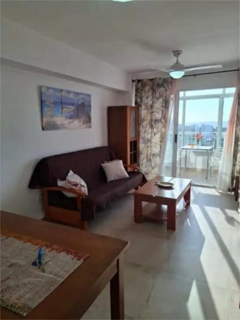 Piso de alquiler en Platja de Vila Joiosa Sala de estar de Piso de alquiler en Villajoyosa / La Vila Joiosa con Jardín privado, Terraza y Amueblado
