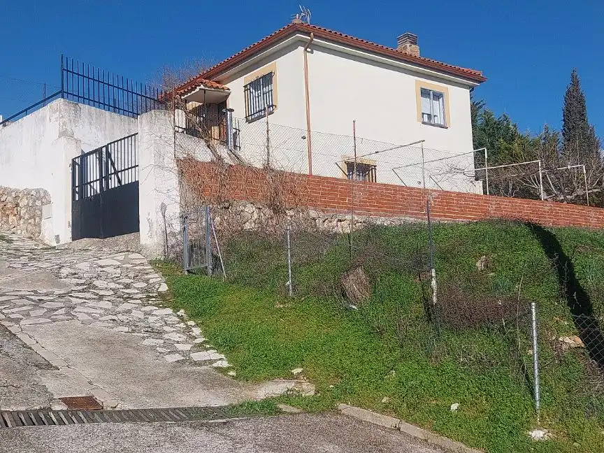 Casa o xalet en venda a Calle de las Callejuelas, Santorcaz Vista exterior de Casa o xalet en venda en Santorcaz amb Calefacció, Jardí privat i Terrassa