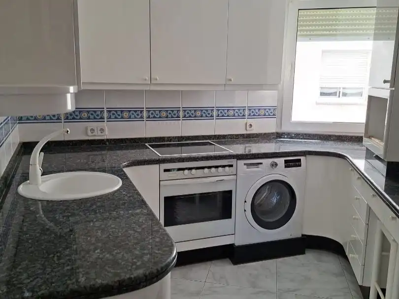 Cocina de Piso en venta en Gijón  con Calefacción, Parquet y Terraza