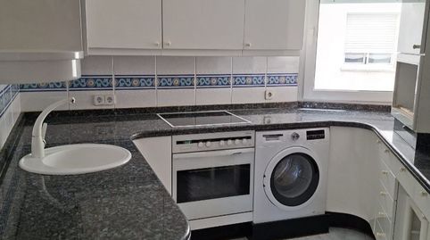 Foto 3 de Piso en venta en Avenida Rufo García Rendueles, 25, La Arena, Gijón