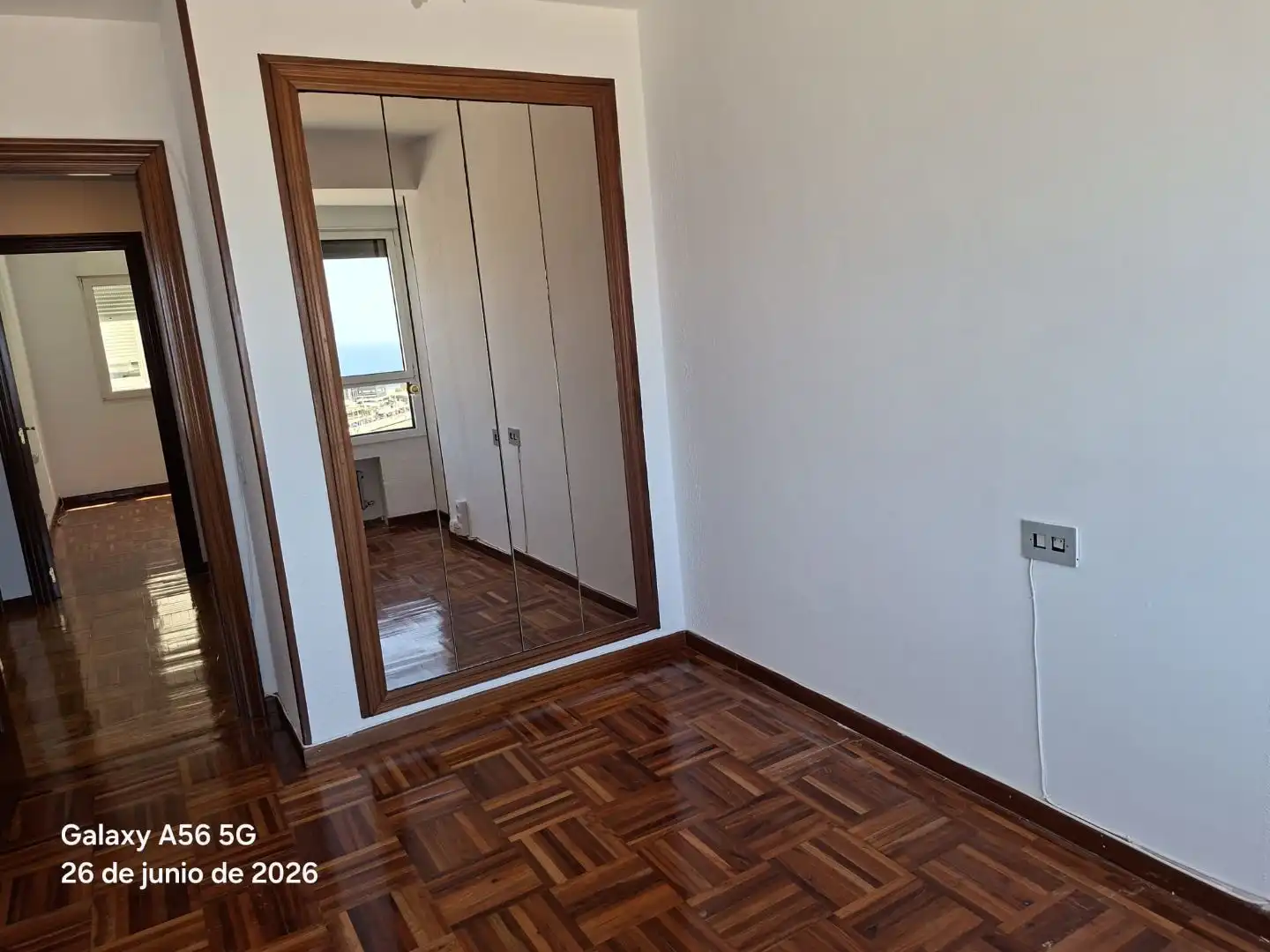 Habitación de Piso en venta en Gijón  con Calefacción, Parquet y Terraza