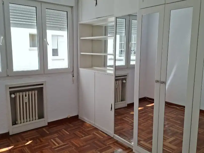 Habitación de Piso en venta en Gijón  con Calefacción, Parquet y Terraza