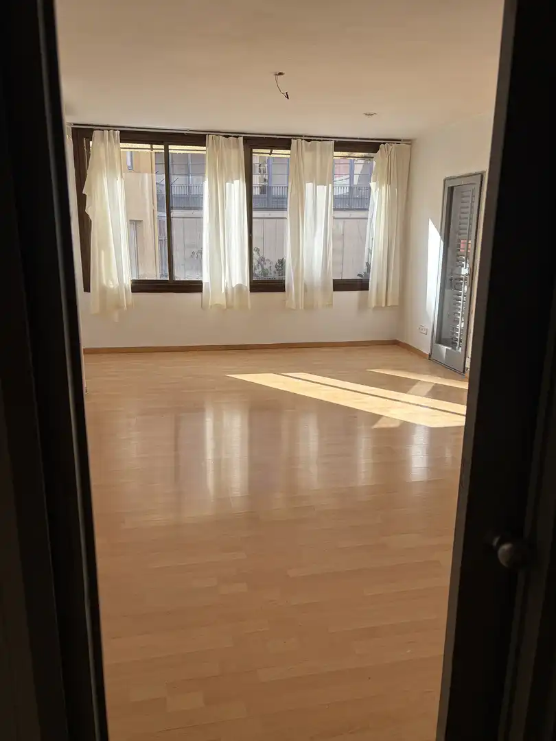 Pis en venda a Carrer de Trafalgar, 26, Sant Pere, Sta. Caterina i la Ribera Sala d'estar de Pis en venda en Barcelona Capital amb Aire condicionat, Terrassa i Balcó
