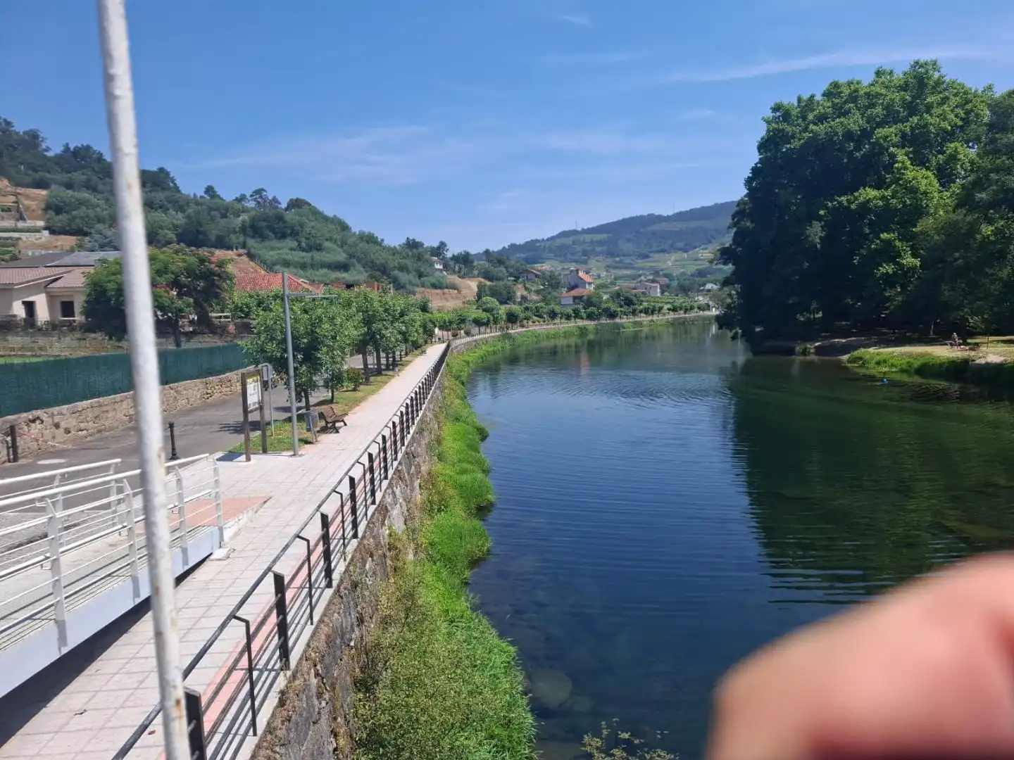 Vista exterior de Planta baja de alquiler en Leiro con Calefacción, Jardín privado y Trastero