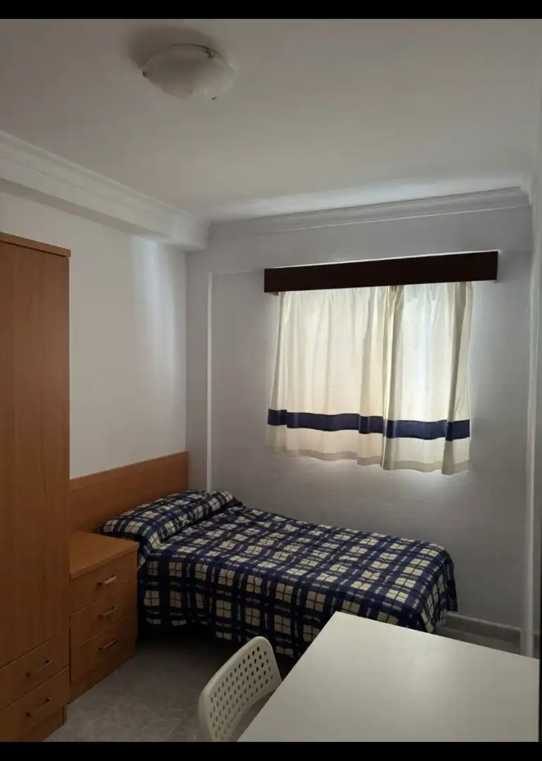 Room in Barriada la Paz, 18, Écija