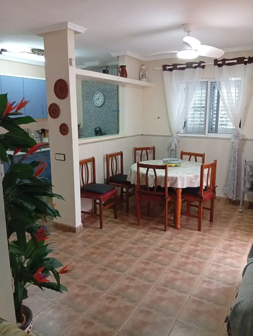 Maisonette zum Verkauf in Calle Gandhi, 10, Zona los Frutales Esszimmer von Maisonette zum Verkauf in Torrevieja mit Privatgarten, Terrasse und Abstellraum