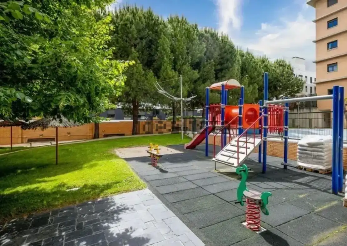 Flat for sale in Calle de Yécora, 19, Rejas Terrace of Flat for sale in Madrid Capital with Air Conditioner and Swimming Pool