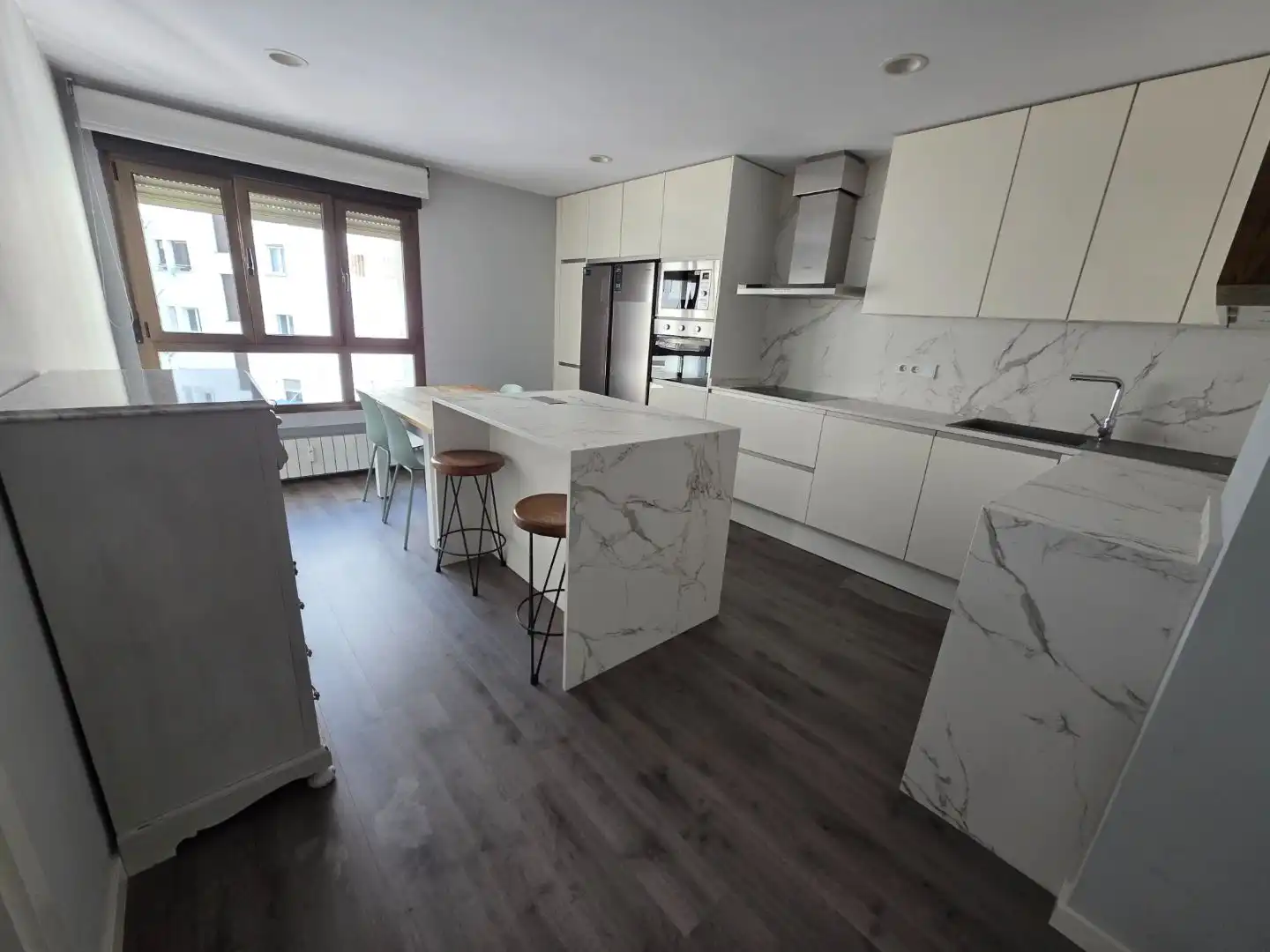 Piso de alquiler en Calle González Besada, 23, Auditorio - Seminario - Parque de Invierno Cocina de Piso de alquiler en Oviedo con Calefacción, Amueblado y Videoportero