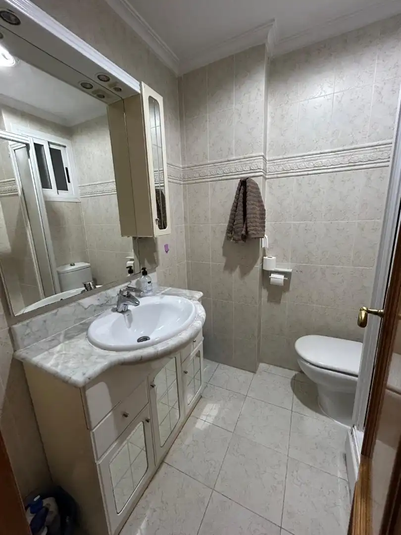 Baño de Piso para compartir en Valencia con Aire acondicionado, Amueblado y Horno