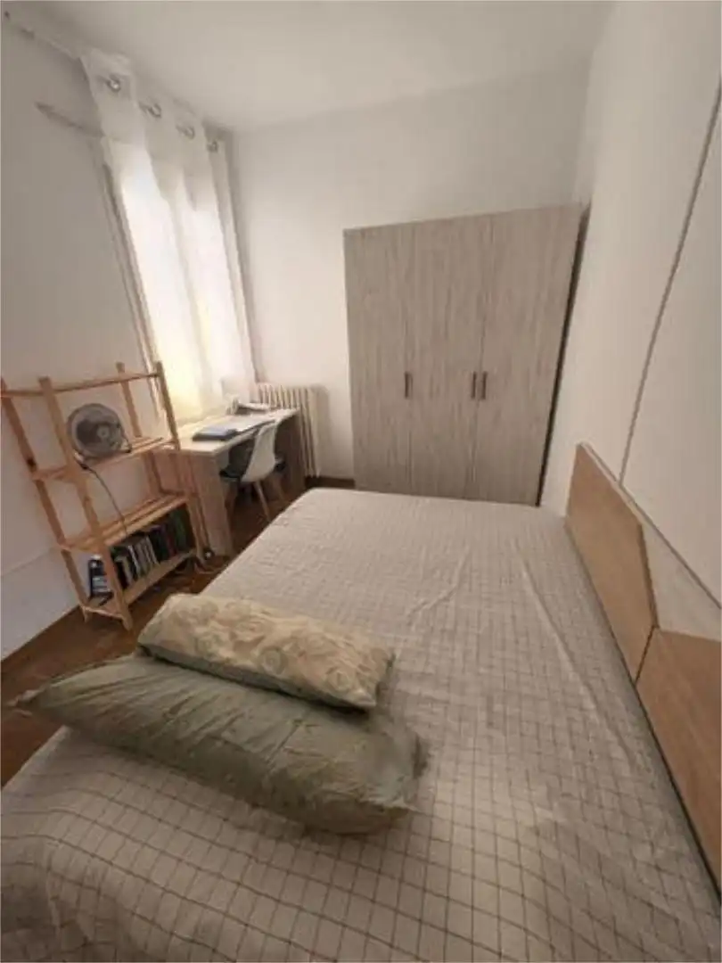 Habitación de Piso de alquiler en Lleida con Calefacción, Terraza y Trastero