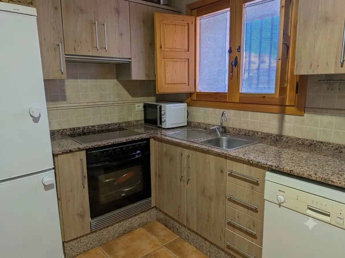 Cocina de Casa adosada de alquiler en Castellfort con Calefacción, Trastero y Amueblado