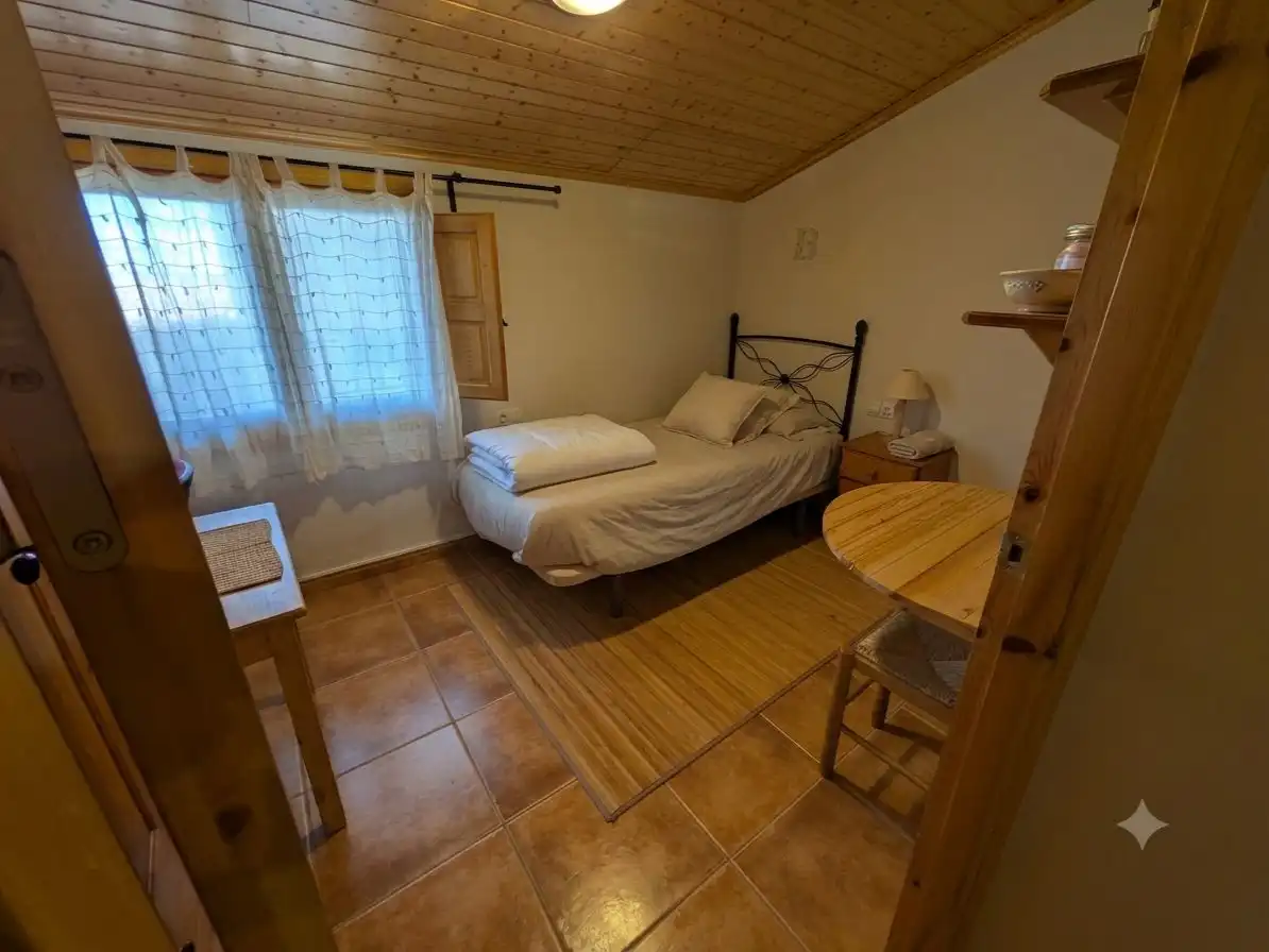 Habitación de Casa adosada de alquiler en Castellfort con Calefacción, Trastero y Amueblado