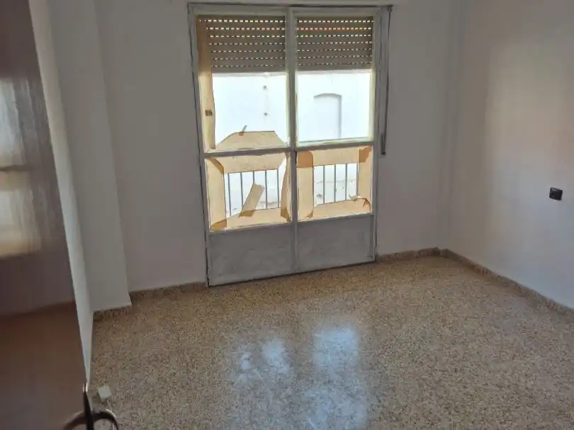 Piso en venta en Carretera Almansa, 4, Alpera Habitación de Piso en venta en Alpera con Balcón