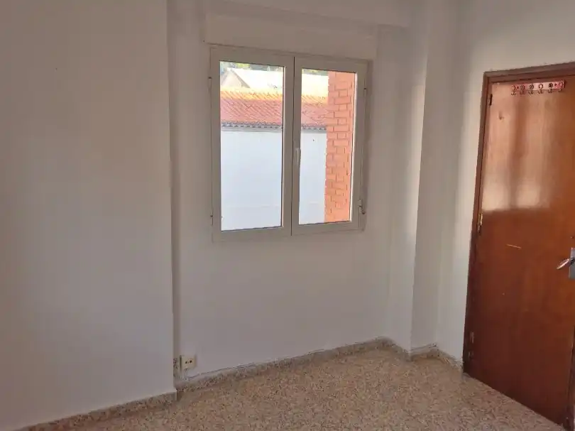 Piso en venta en Carretera Almansa, 4, Alpera Habitación de Piso en venta en Alpera con Balcón