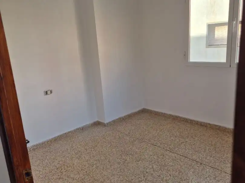 Piso en venta en Carretera Almansa, 4, Alpera Habitación de Piso en venta en Alpera con Balcón