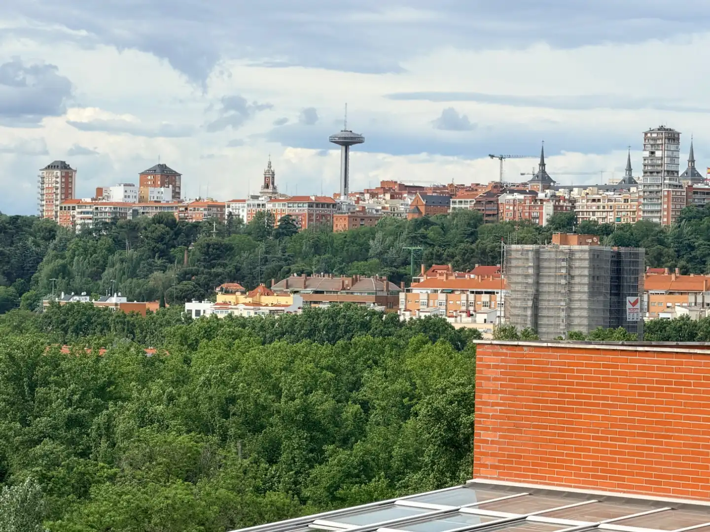 Vista exterior de Ático de alquiler en Madrid con Aire acondicionado, Calefacción y Parquet