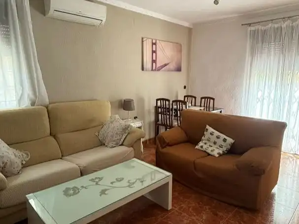Sala d'estar de Pis en venda en Granada amb Aire condicionat, Moblat i Balcó